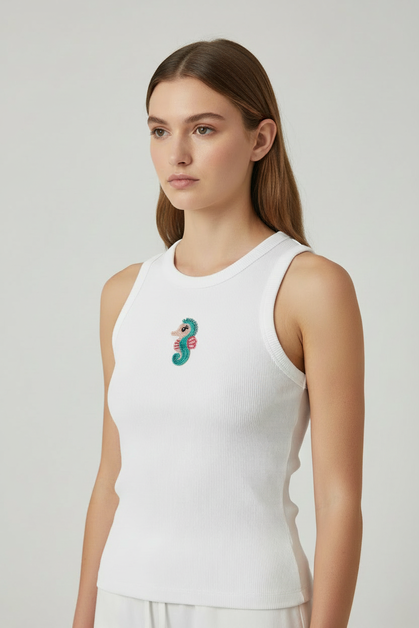 Seahorse motif on slight-right-angle photo